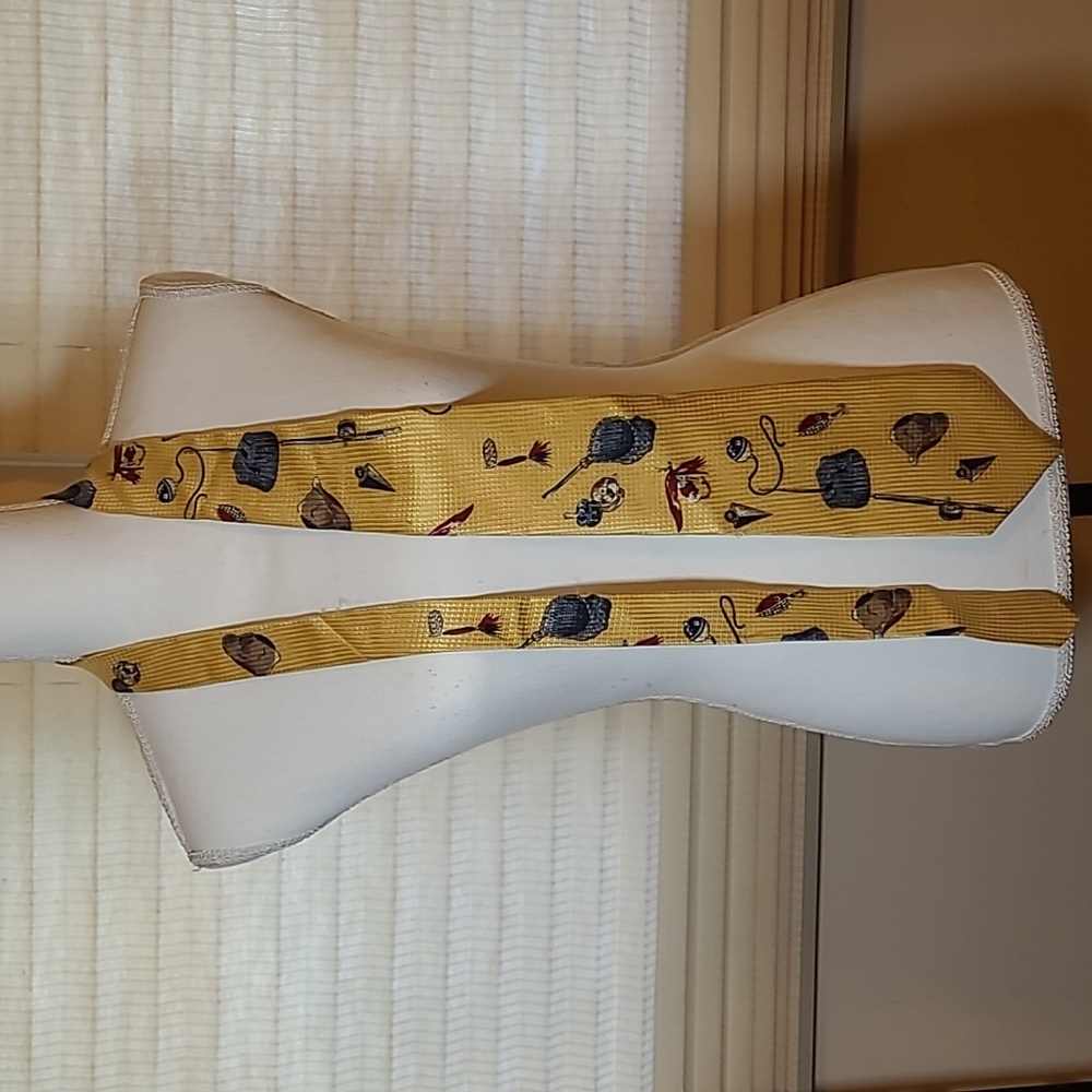 Vintage men's American Angler fishing print silk tie made in the USA.